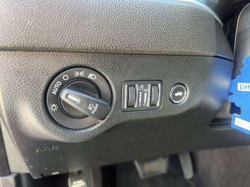 Used 2018 Dodge Charger R/T w/ Beats Audio Group image 19