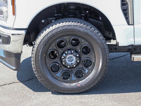 Certified 2024 Ford F250 Lariat AWD/4WD image 9