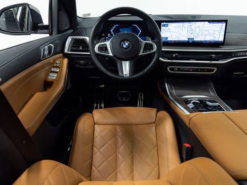 Certified 2023 BMW X7 xDrive40i w/ M Sport Package image 3