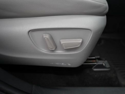 Used 2023 Toyota Highlander XLE AWD/4WD image 87