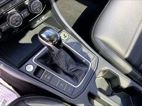 Used 2024 Volkswagen Jetta SE image 17