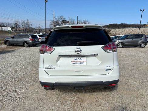 Used 2014 Nissan Rogue SV image 3