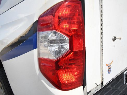 Used 2015 Toyota Tundra SR image 28