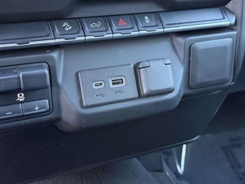 Used 2021 Chevrolet Silverado 1500 Custom Trail Boss w/ LPO, Dark Essentials Package AWD/4WD image 27