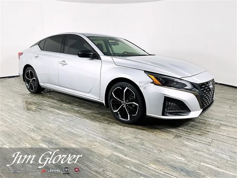 Used 2023 Nissan Altima 2.5 SR image 1