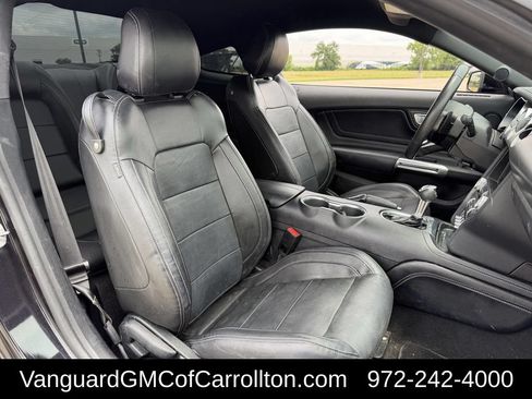 Used 2022 Ford Mustang Coupe RWD image 36
