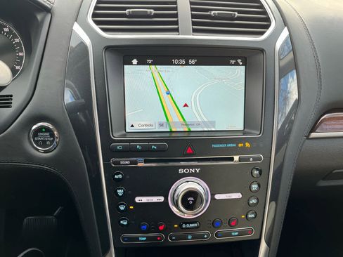 Used 2017 Ford Explorer Platinum image 25