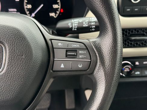 Used 2024 Honda HR-V LX image 14