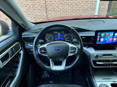 Used 2020 Ford Explorer XLT w/ Comfort Package AWD/4WD image 17