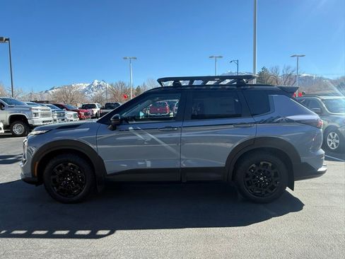 New 2026 Mitsubishi Outlander Trail Edition image 4