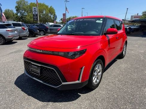 Certified 2024 Kia Soul LX w/ Option Group 015 FWD image 1