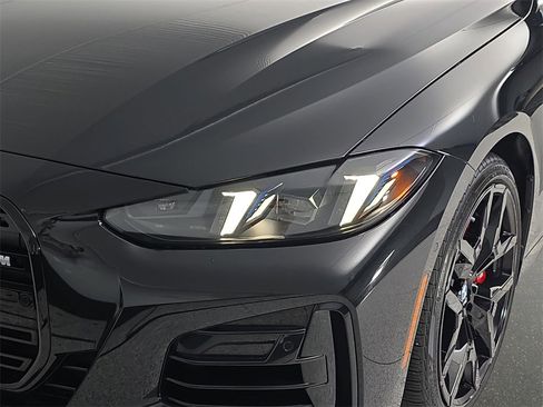 Used 2025 BMW 440i xDrive Coupe w/ Premium Package image 34