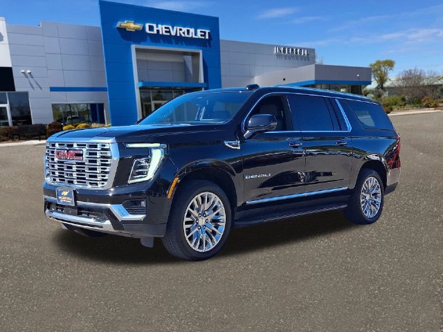 Used 2025 GMC Yukon XL Denali AWD/4WD image 33