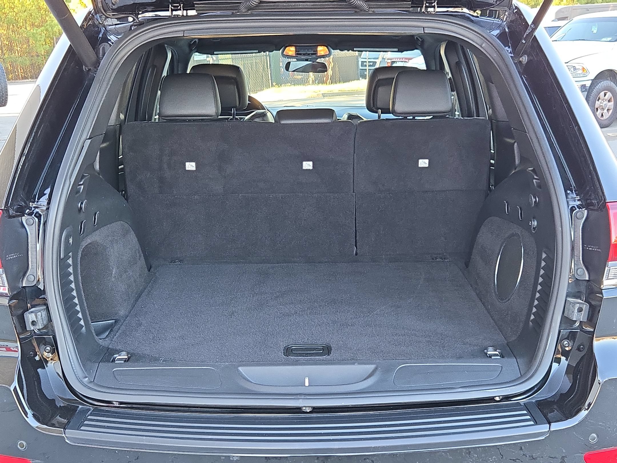 Used 2021 Jeep Grand Cherokee Laredo X RWD image 18