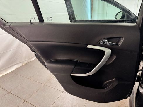 Used 2017 Buick Regal AWD image 16