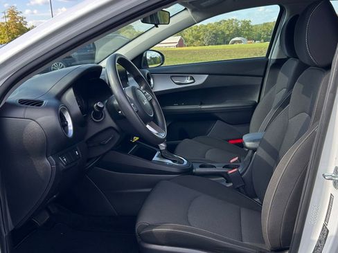 Used 2022 Kia Forte LXS image 16