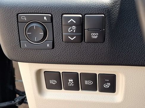 Certified 2023 Lexus GX 460 Premium w/ Premium Package AWD/4WD image 25