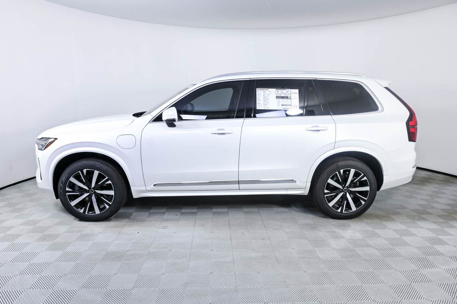 New 2026 Volvo XC90 T8 Core w/ Protection Package Premier AWD/4WD image 2