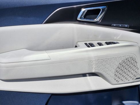 New 2025 Kia Carnival SX Prestige image 6