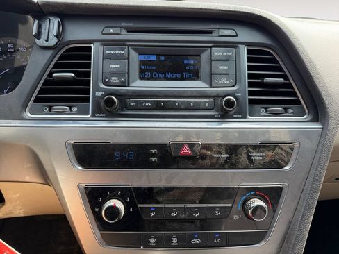 Used 2015 Hyundai Sonata SE FWD image 9