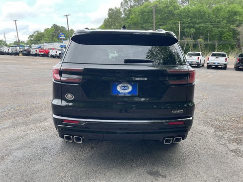 New 2026 GMC Acadia Denali Ultimate FWD image 4