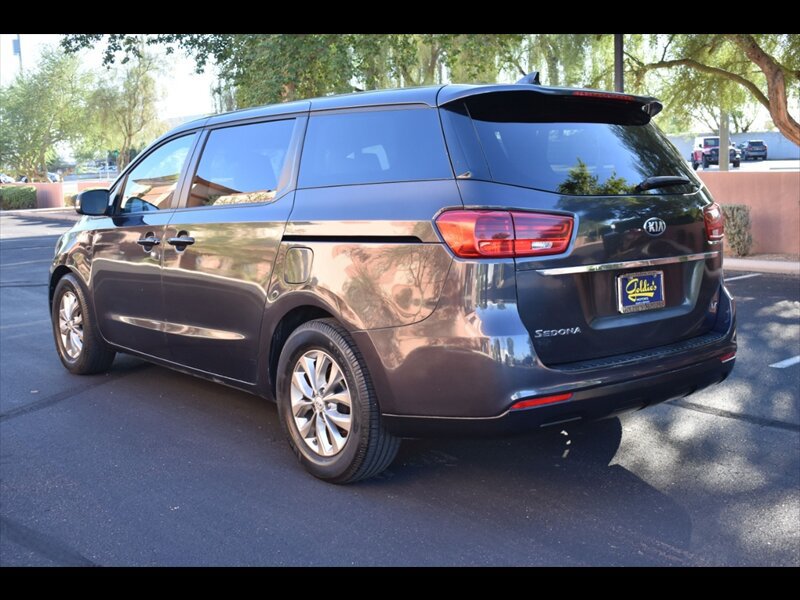 Used 2020 Kia Sedona LX FWD image 6
