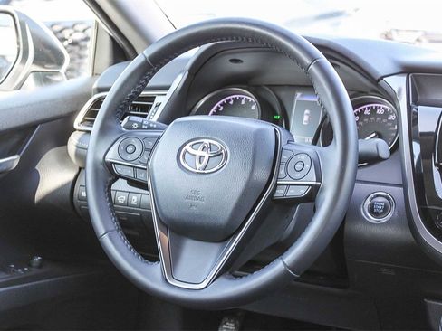 Used 2022 Toyota Camry SE image 18