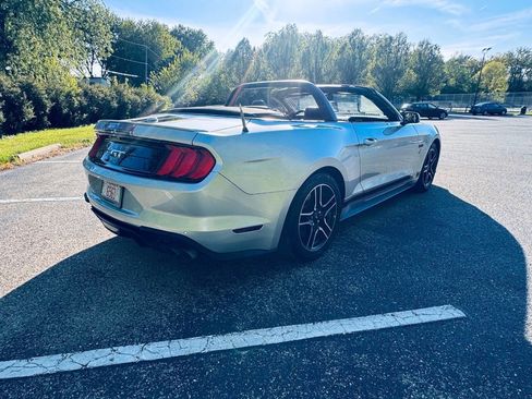 Used 2019 Ford Mustang GT Premium RWD image 12