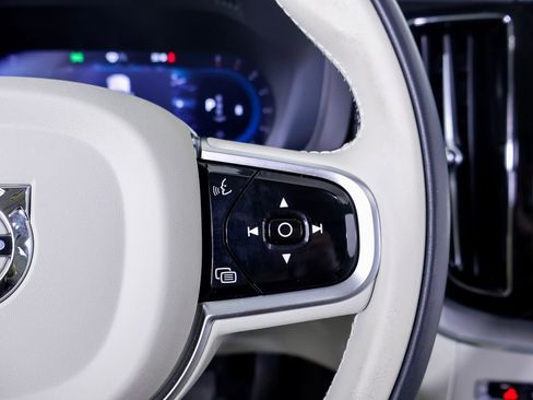 Used 2025 Volvo XC60 B5 Ultra w/ Protection Package Premier image 23