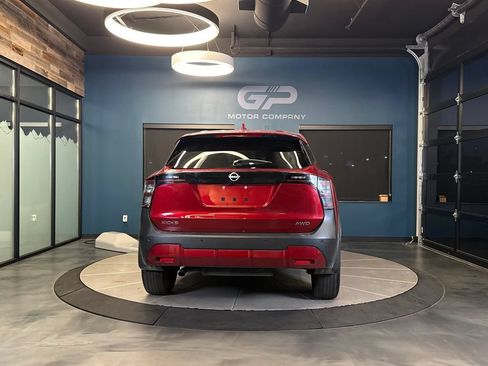 Used 2025 Nissan Kicks SV AWD/4WD image 4