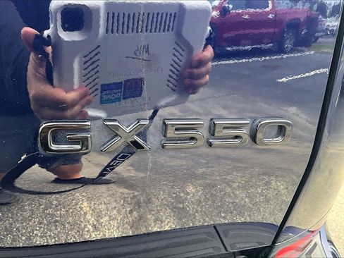 Used 2025 Lexus GX 550 w/ Accessory Package (2T) AWD/4WD image 10