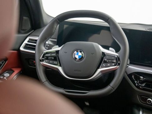 New 2025 BMW 330i xDrive Sedan w/ Convenience Package AWD/4WD image 11