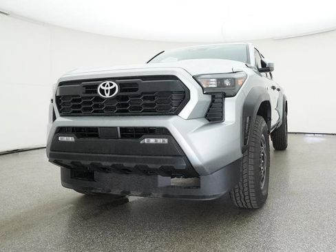 Certified 2025 Toyota Tacoma TRD Off-Road image 32