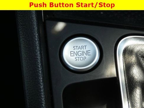 Used 2024 Volkswagen Jetta SE w/ Panoramic Sunroof Package image 21