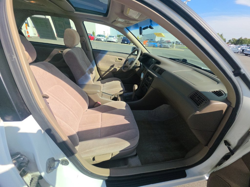 Used 1999 Toyota Camry LE FWD image 31