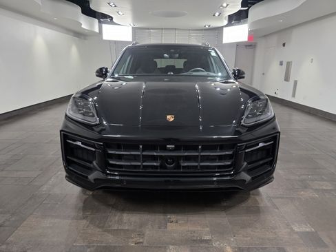 Used 2025 Porsche Cayenne GTS AWD/4WD image 2