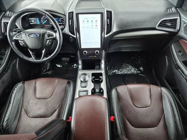 Used 2022 Ford Edge Titanium w/ Equipment Group 301A AWD/4WD image 18