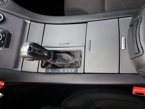 Used 2015 Ford Taurus SEL FWD image 27