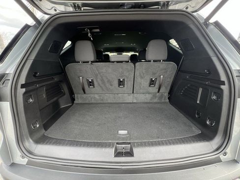 Used 2026 Chevrolet Traverse LT image 25