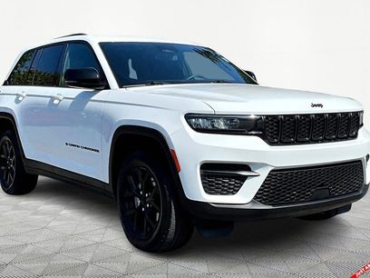 Used 2024 Jeep Grand Cherokee Altitude