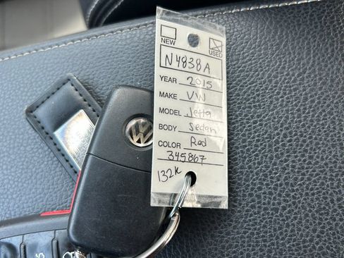 Used 2015 Volkswagen Jetta Sport FWD image 36