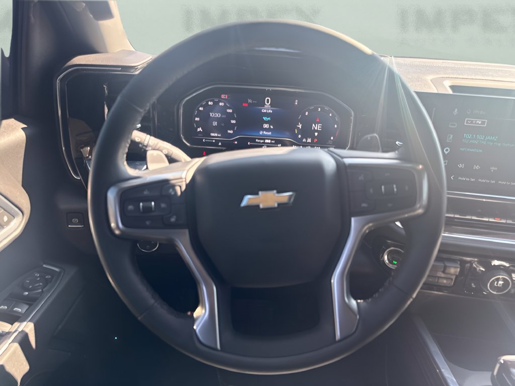 Used 2025 Chevrolet Silverado 1500 LT w/ Z71 Off-Road Package AWD/4WD image 12