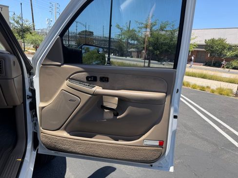 Used 2003 Chevrolet Silverado 2500 LT w/ Skid Plate Package AWD/4WD image 23