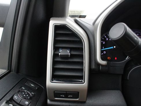 Used 2021 Ford F250 Lariat AWD/4WD image 9