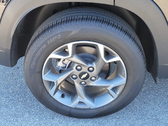 Used 2026 Chevrolet Trax LT FWD image 7