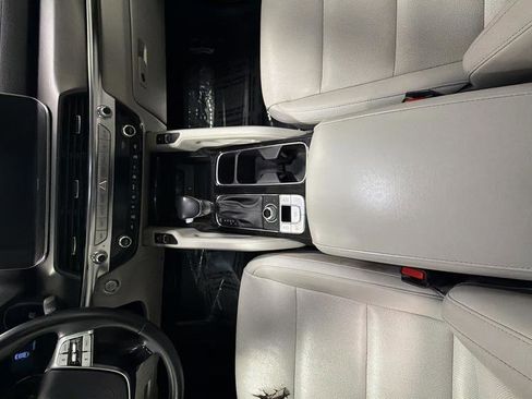 Used 2022 Kia Telluride S AWD/4WD image 19