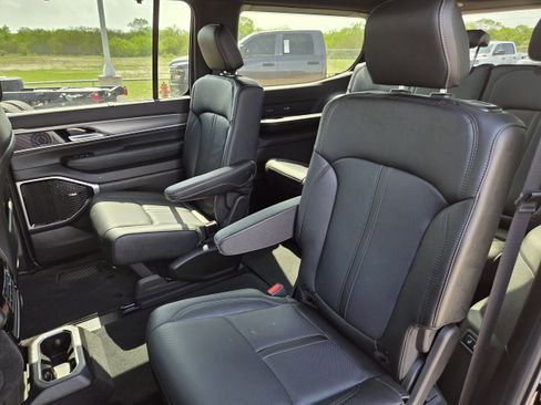 New 2026 Jeep Grand Wagoneer Limited AWD/4WD image 24