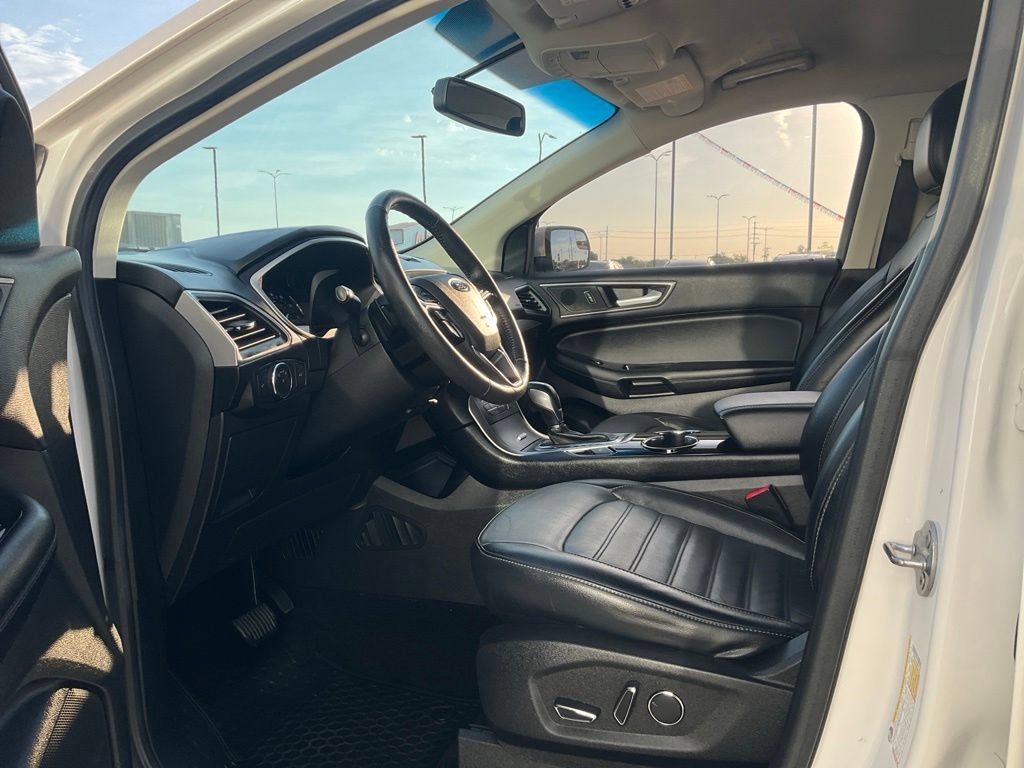 Used 2018 Ford Edge SEL w/ Equipment Group 201A FWD image 2