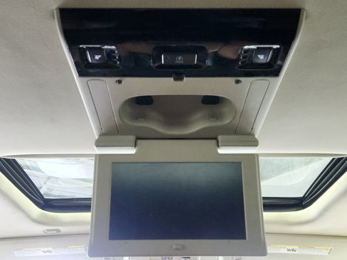 Used 2016 Cadillac Escalade Premium image 16