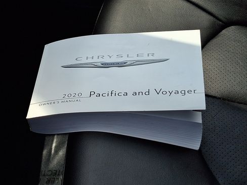 Used 2020 Chrysler Pacifica Touring-L Plus w/ S Appearance Package FWD image 25